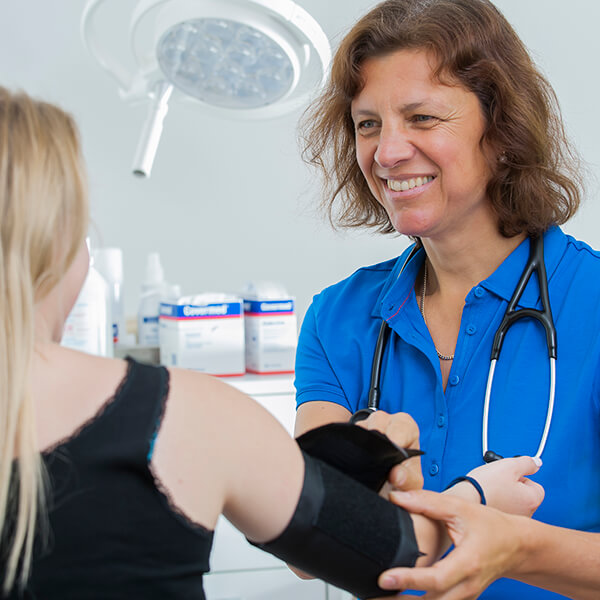 allgemeinmedizin-rinecker-feldkirchen-praxis-behandlung